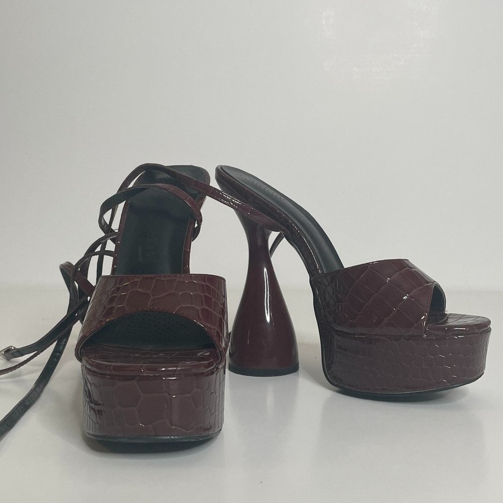 AZALEA WANG WAKE THE NEIGHBORS CHUNKY SANDAL IN DARK BROWN CROC